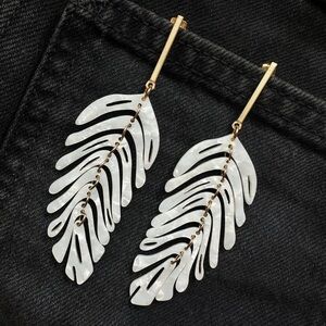 Elegant Gold and Pearlized Leaf Earrings